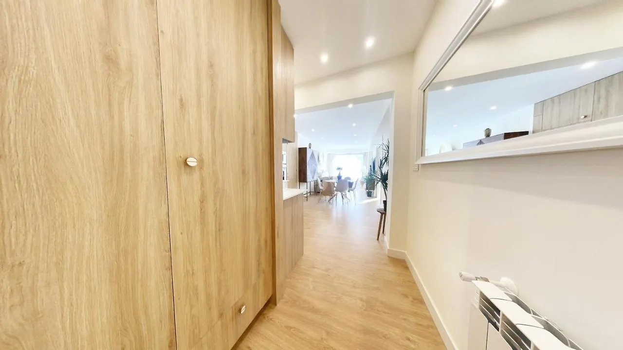 Miramar Luxurious Flat, 3 Double Rooms, Free Parking, Terrace, Completely New San Sebastian 0*,  Spain
