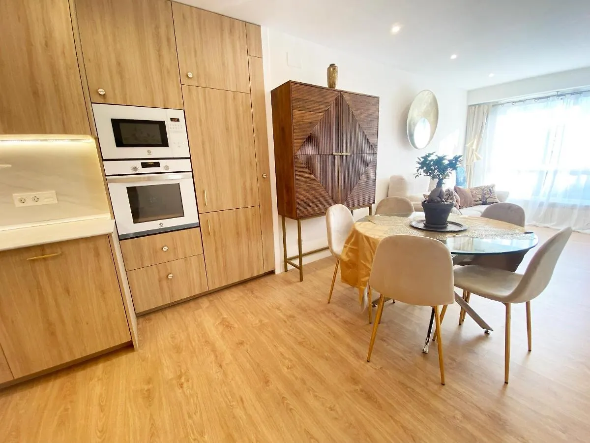 Apartment Miramar Luxurious Flat, 3 Double Rooms, Free Parking, Terrace, Completely New San Sebastian