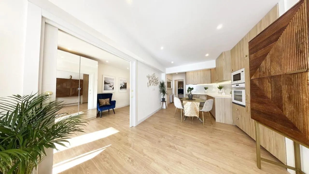 Appartement Miramar Luxurious Flat, 3 Double Rooms, Free Parking, Terrace, Completely New Saint-Sébastien