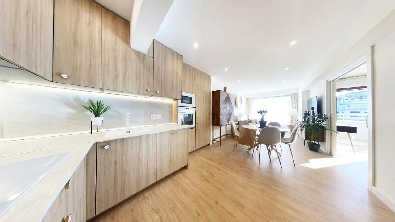 Miramar Luxurious Flat, 3 Double Rooms, Free Parking, Terrace, Completely New Saint-Sébastien Espagne