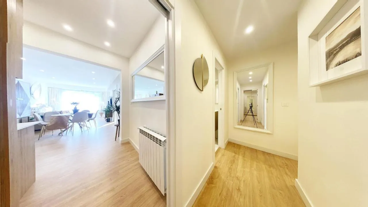 Appartement Miramar Luxurious Flat, 3 Double Rooms, Free Parking, Terrace, Completely New Saint-Sébastien