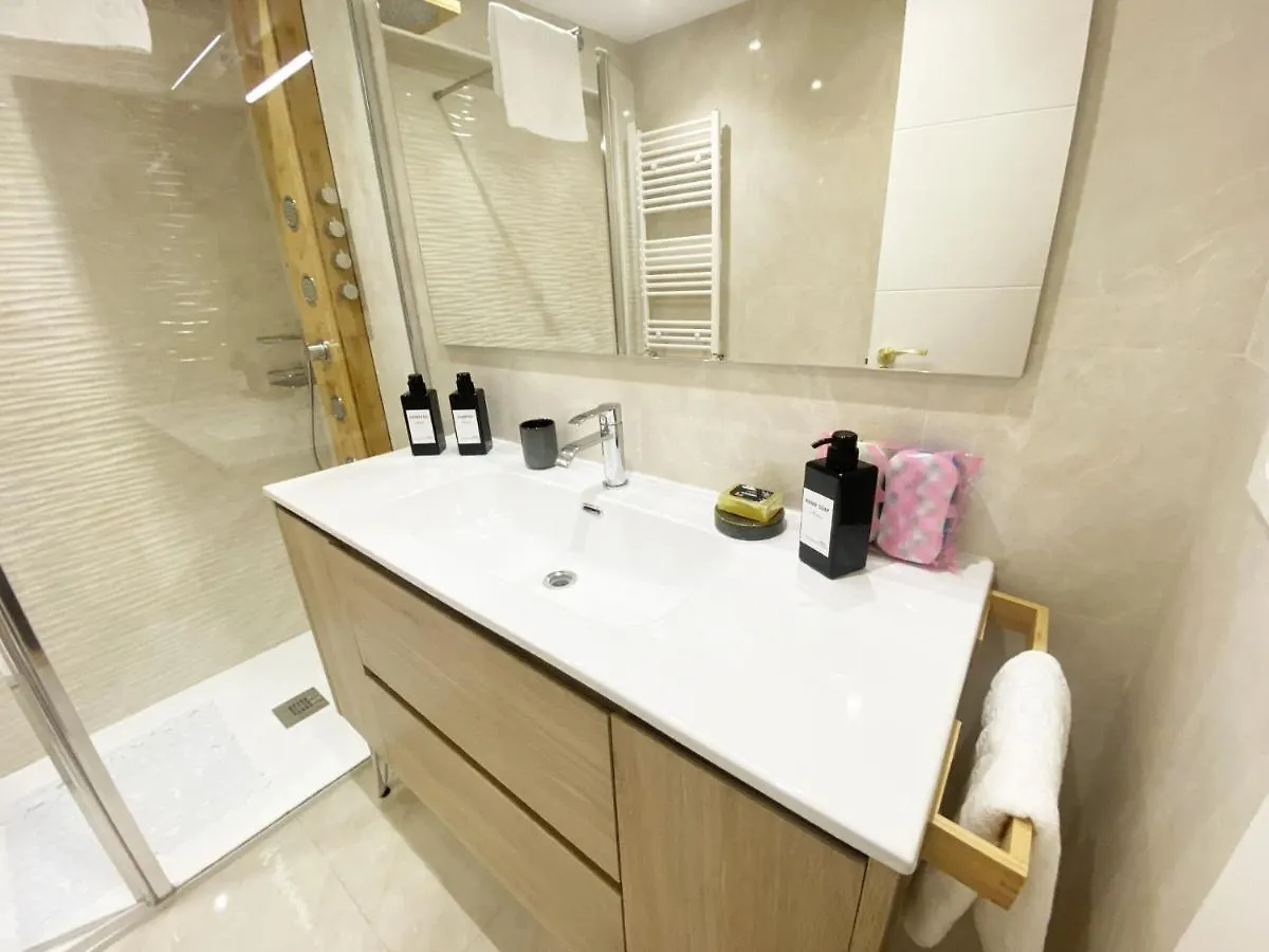 Miramar Luxurious Flat, 3 Double Rooms, Free Parking, Terrace, Completely New Saint-Sébastien Appartement