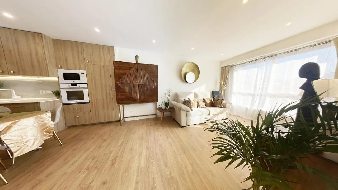 Miramar Luxurious Flat, 3 Double Rooms, Free Parking, Terrace, Completely New San Sebastian 0*,